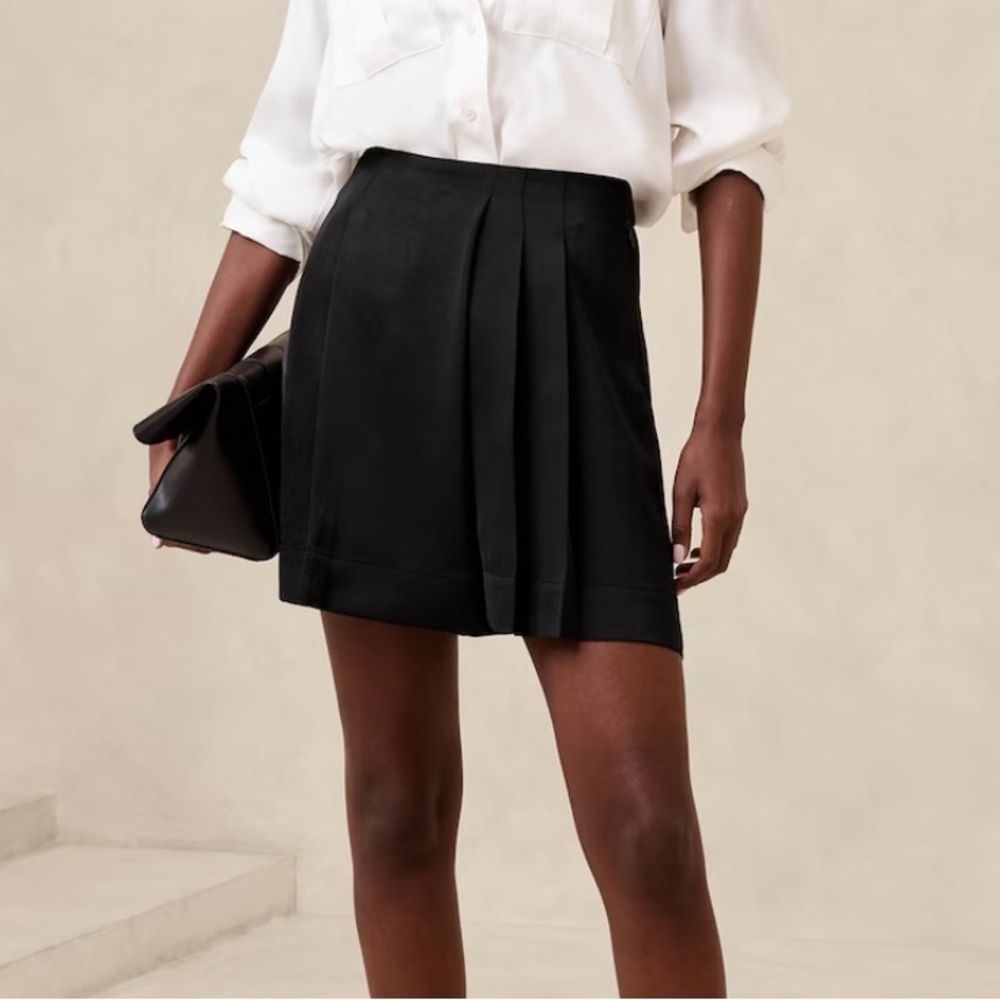 COPY - SILKY PLEATED SKORT
